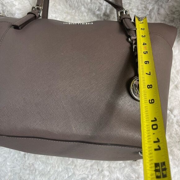 Michael Kors Jet Set Safiano Gray leather tote Silver tone hardwares & l… - Picture 9 of 16